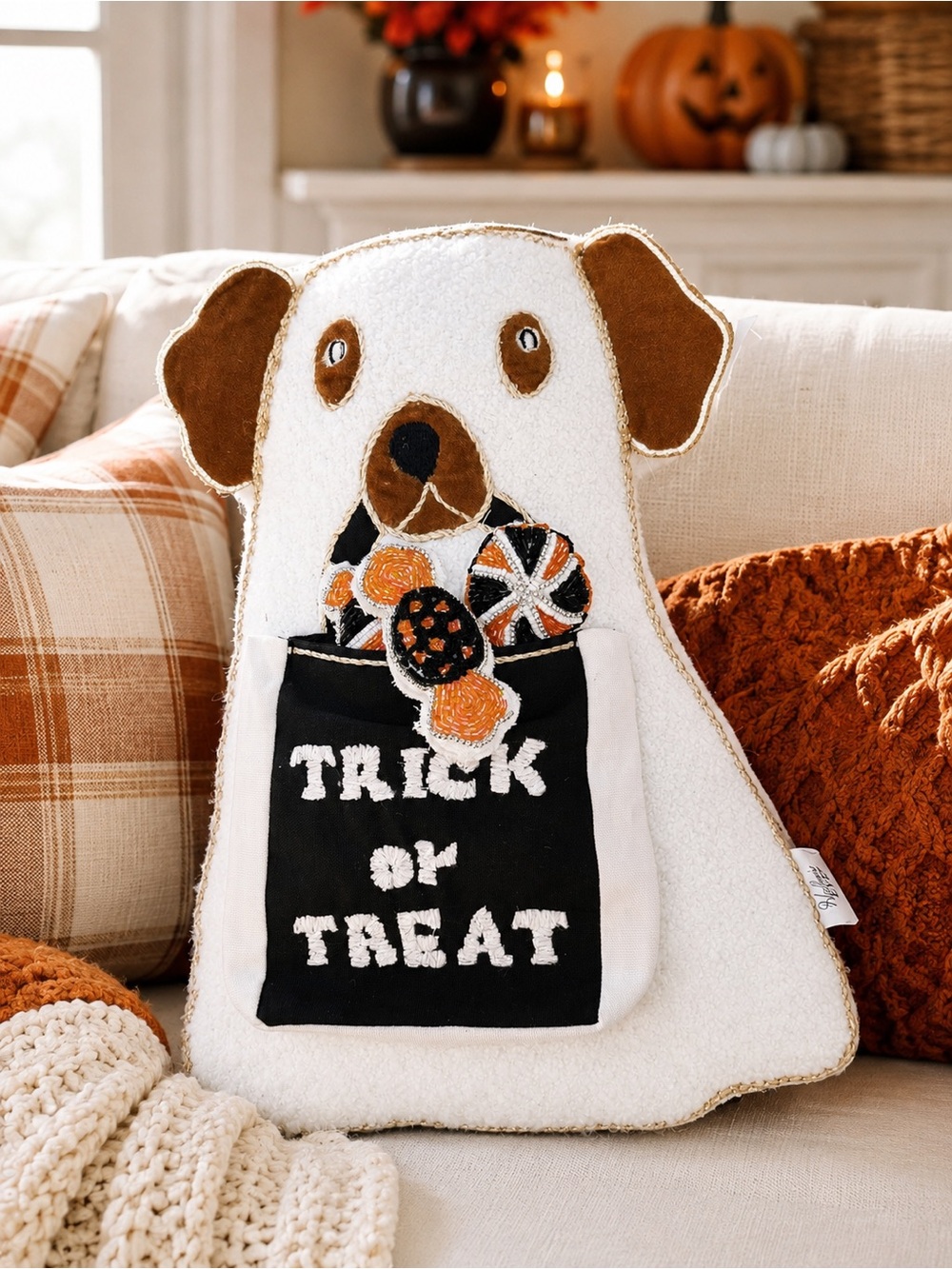 Nwt trick or treat Halloween dog beaded throw pillow ghost dog accent decoration
